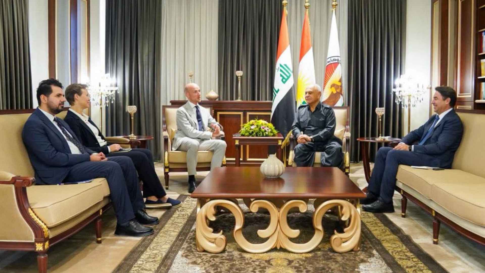 نائب رئيس الاقليم يبحث مع القنصل الهولندي تعزيز العلاقات الثنائية